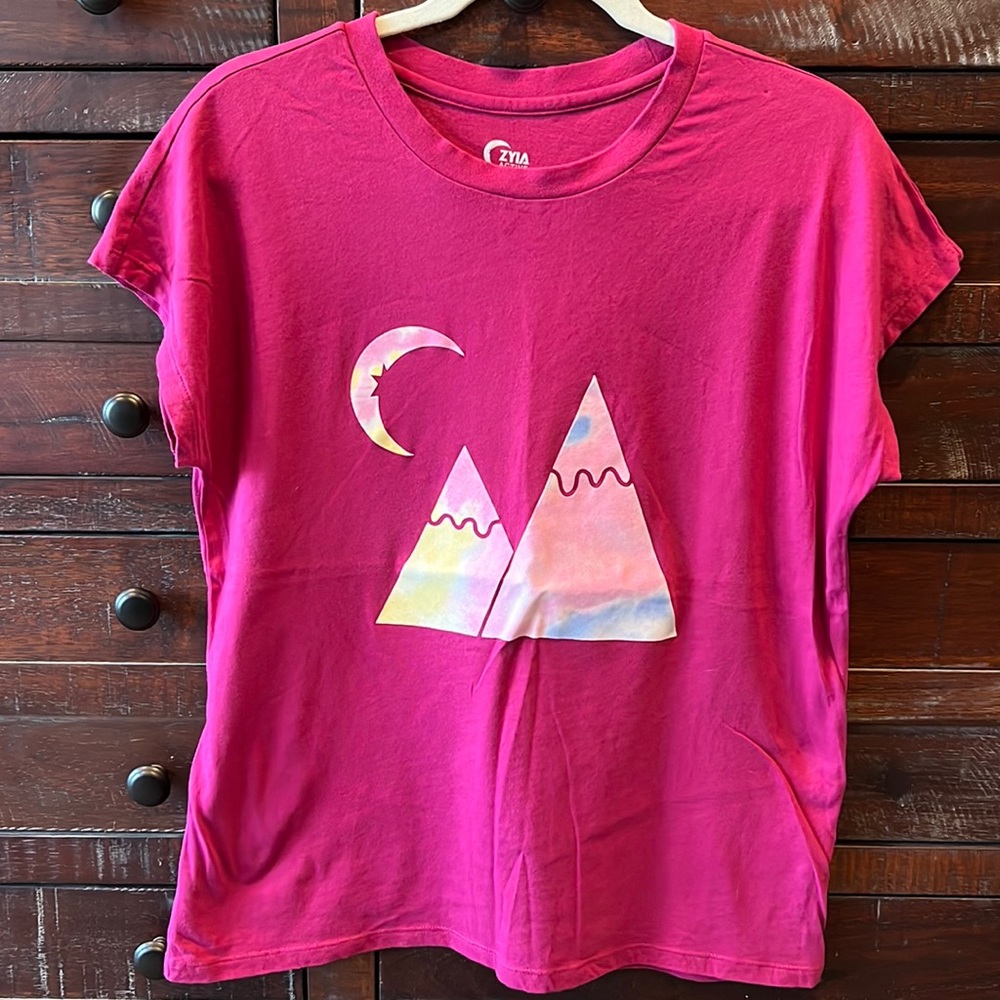 ZYIA Active T-shirt EUC